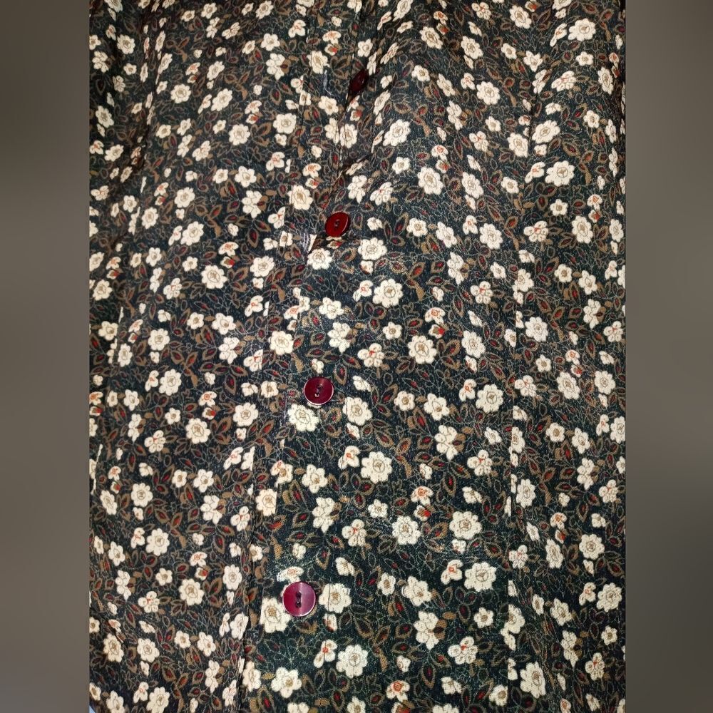 COPY - One blouse - Picture 5 of 16